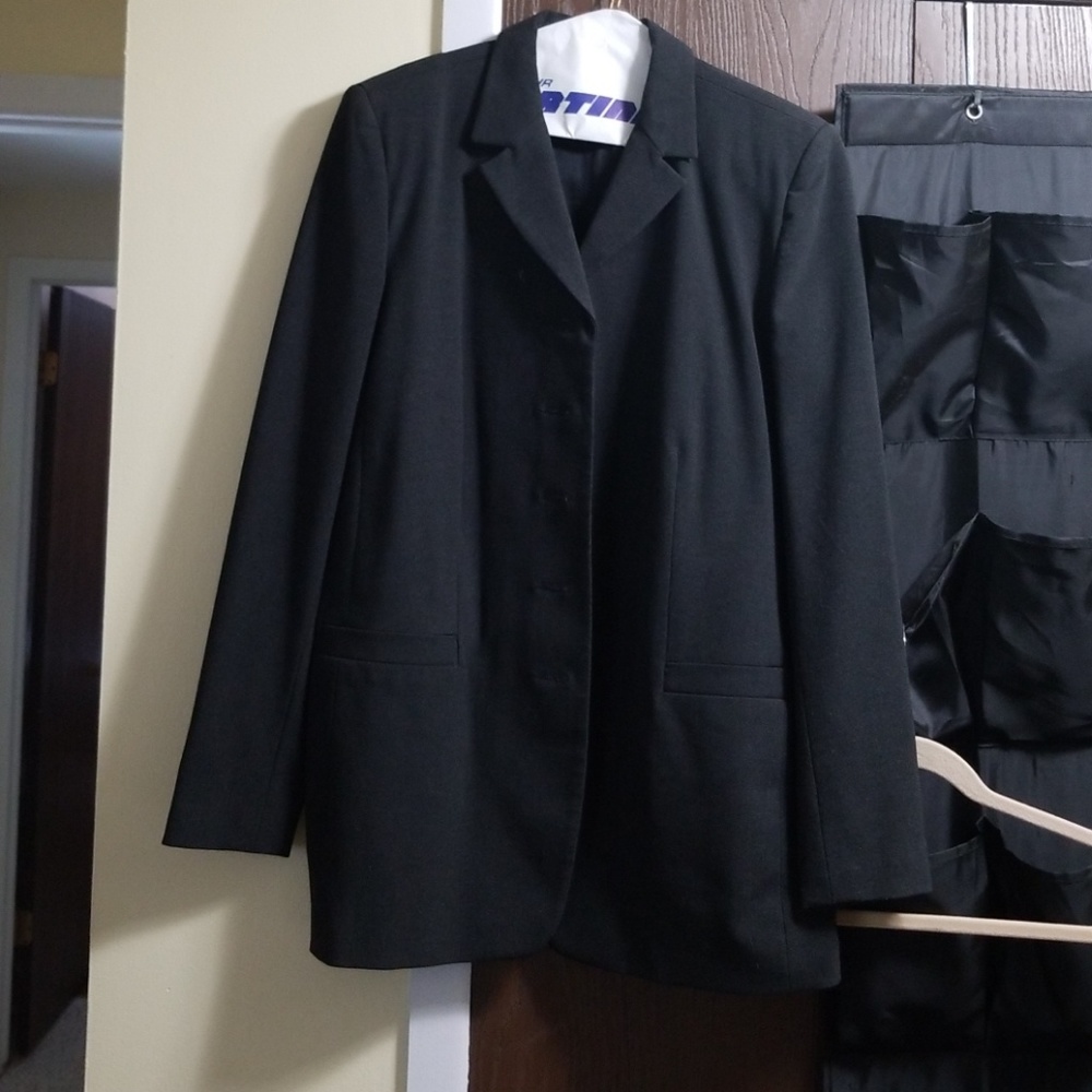 Small maternity paints and suite coat
